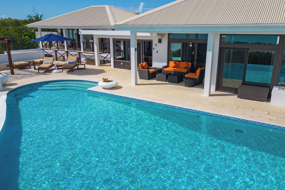 Rendezvous Bay Villa | Spacious 5-Bedroom Villa, Walk to Rendezvous Bay Beach