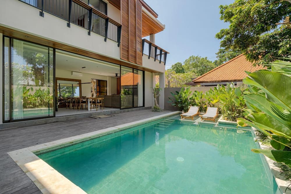 Sanur Villa | Villa Sunshine – Sparkling Style & Spacious Comfort in Sanur