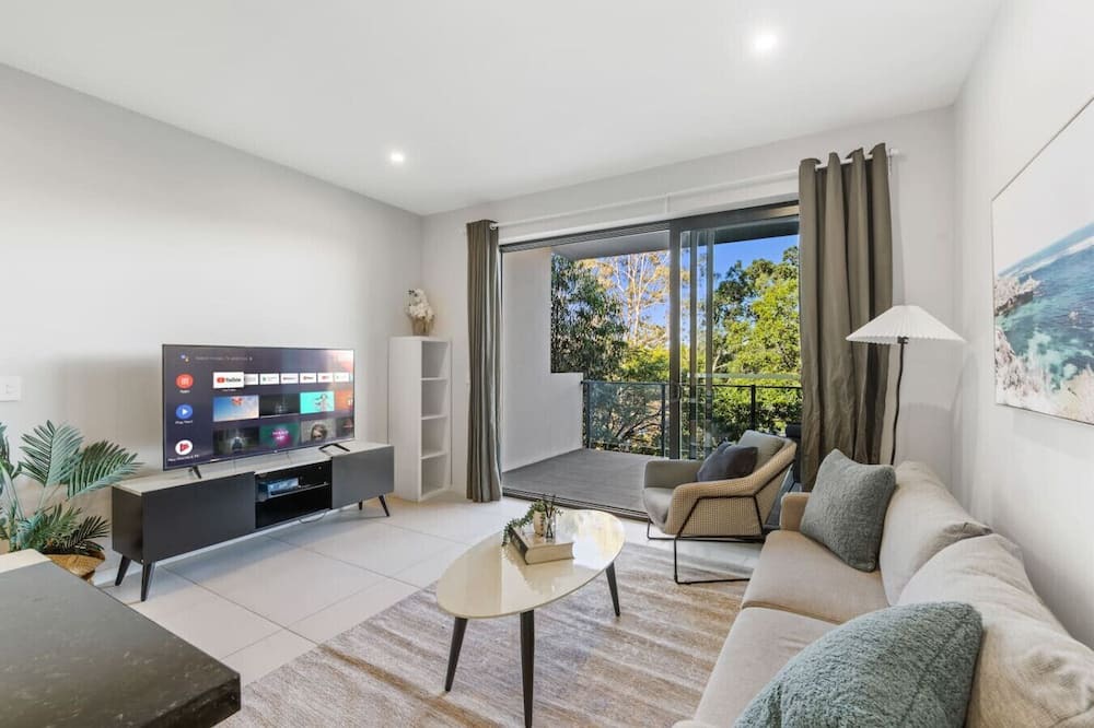 Macgregor Apartment | Modern 2BR Apartment Balcony & Central Convenience