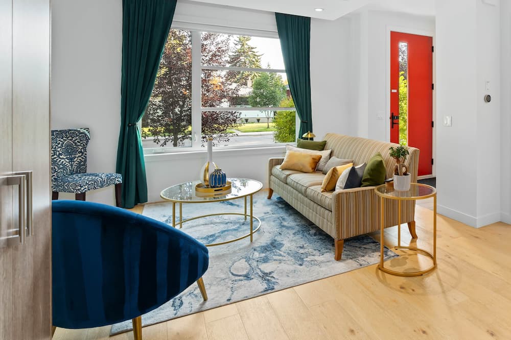 Richmond House | Calgary Grand Retreat| Sleeps 16|8BR, 8BA