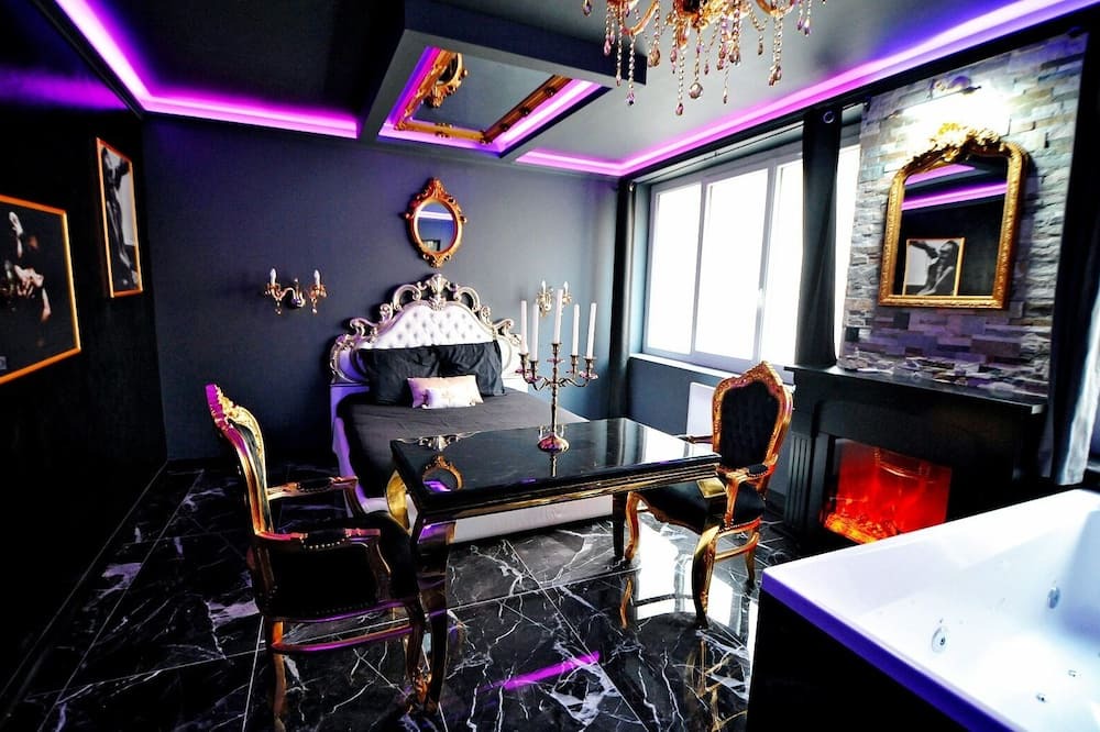 Bourgoin-Jallieu Apartment | La suite Majestueuse/Private XXL spa/Croix de st André/Luminous ambience/Luxury