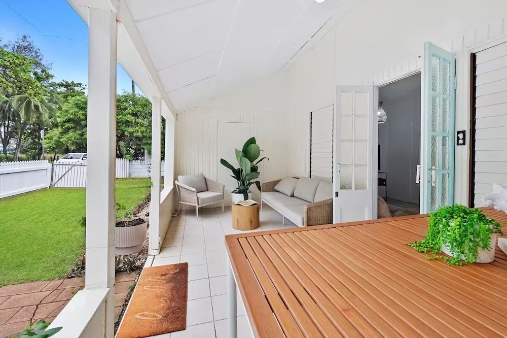 Yorkeys Knob House | Beachfront Bliss with Private Spa – Relax & Rejuvenate