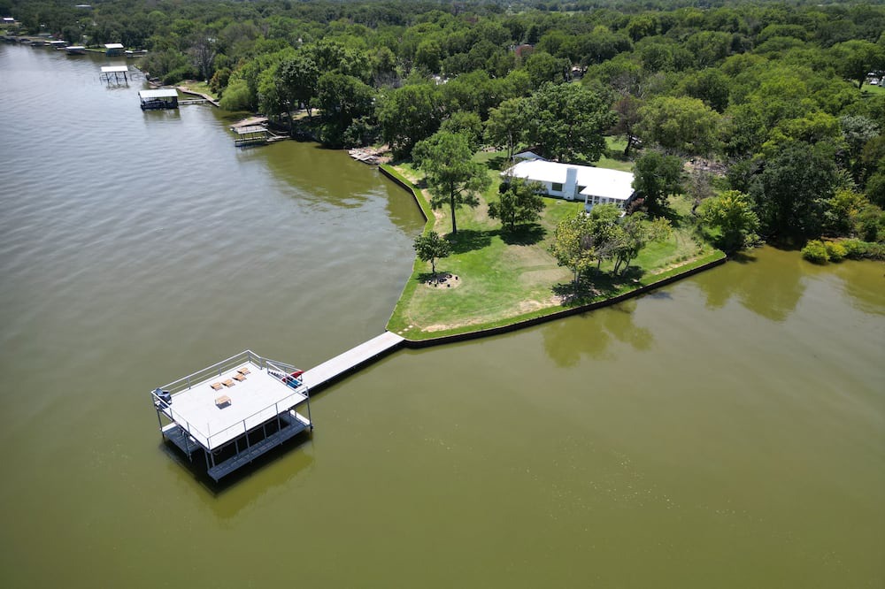 Kemp House | Cedar Creek lakefront, open water views