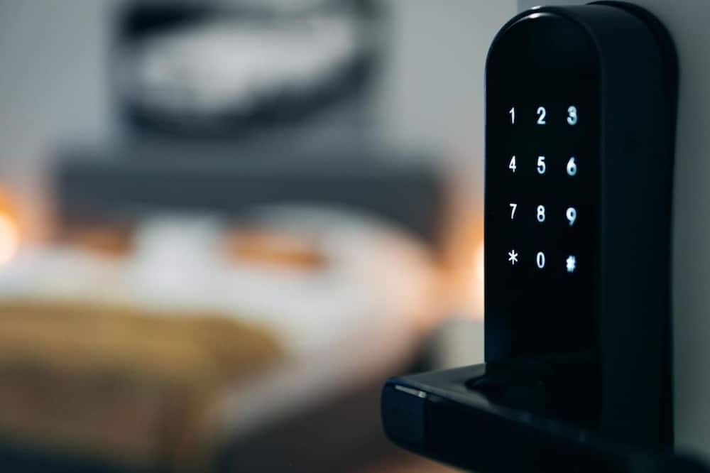 Mariahilf Hotel | Beautiful Room, Wifi & TV, Near Mariahilferstraße