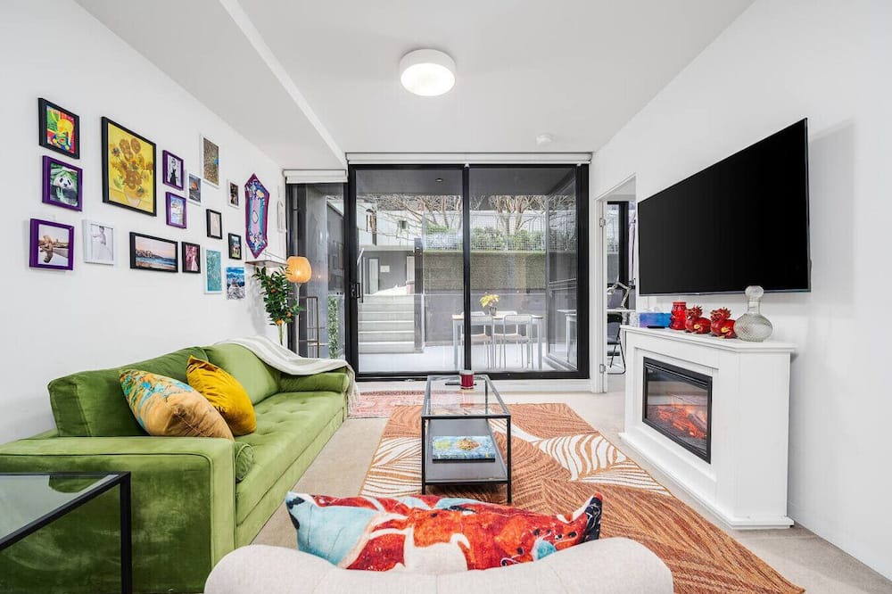 Abbotsford Apartment | Central Cosy Private Hideaway with Pool & Gym