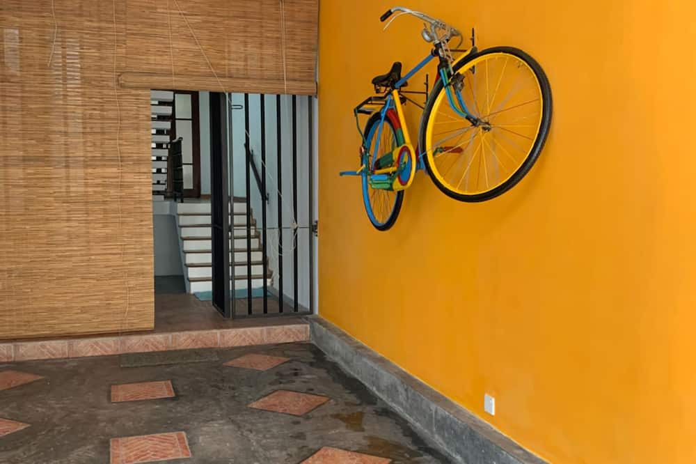 Cinnamon Gardens House | Colombo 7 Holiday Bicycle House