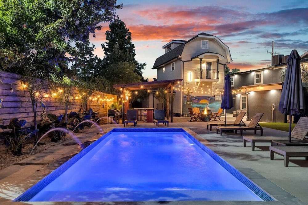 Tulane - Gravier Hotel | NOLA Getaway! 4BR w Shared Backyard near Streetcar