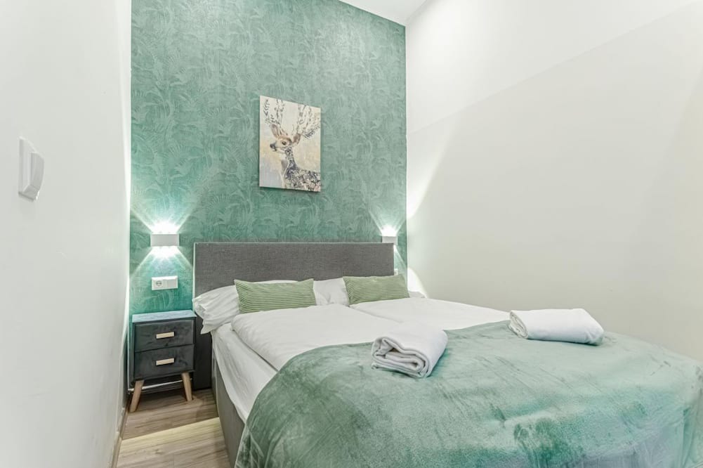 Mariahilf Hotel | Affordable and Beautiful Room Near Hauptbahnhof