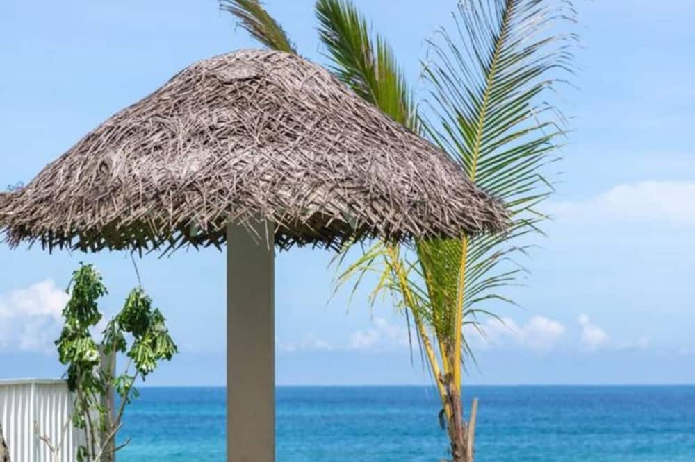 Hikkaduwa Villa | 3-bedroom Luxurious beachfront villa