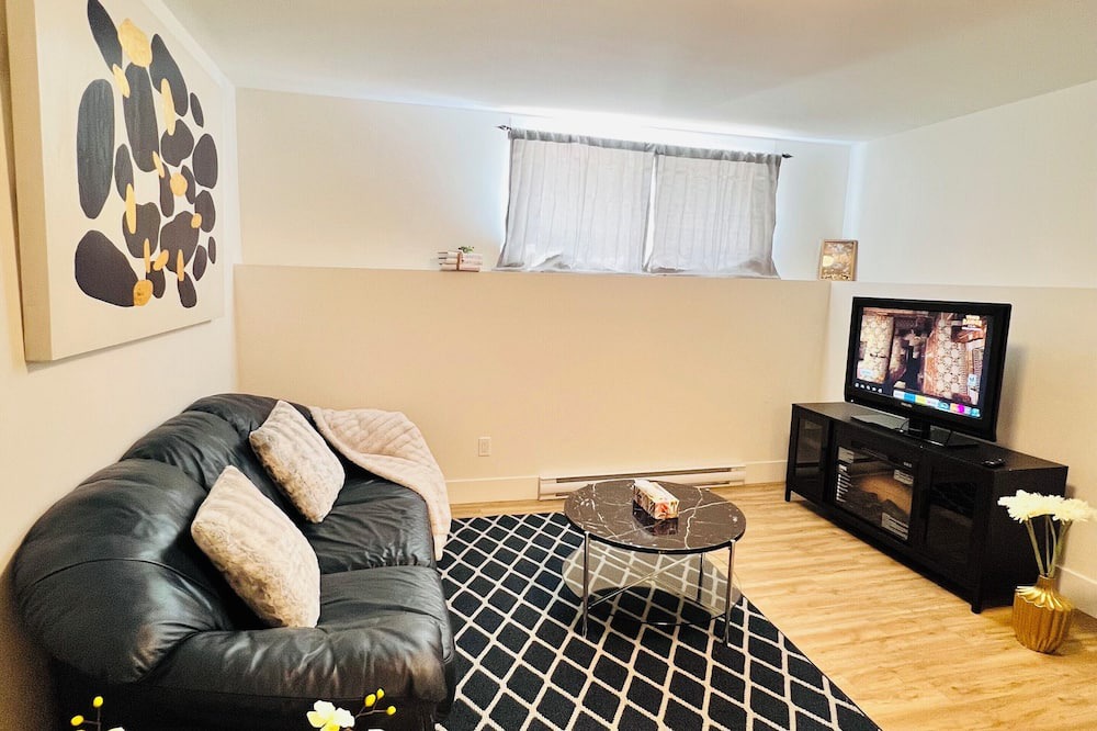 Riverview House | New and Modern Suite in Bristol Riverview
