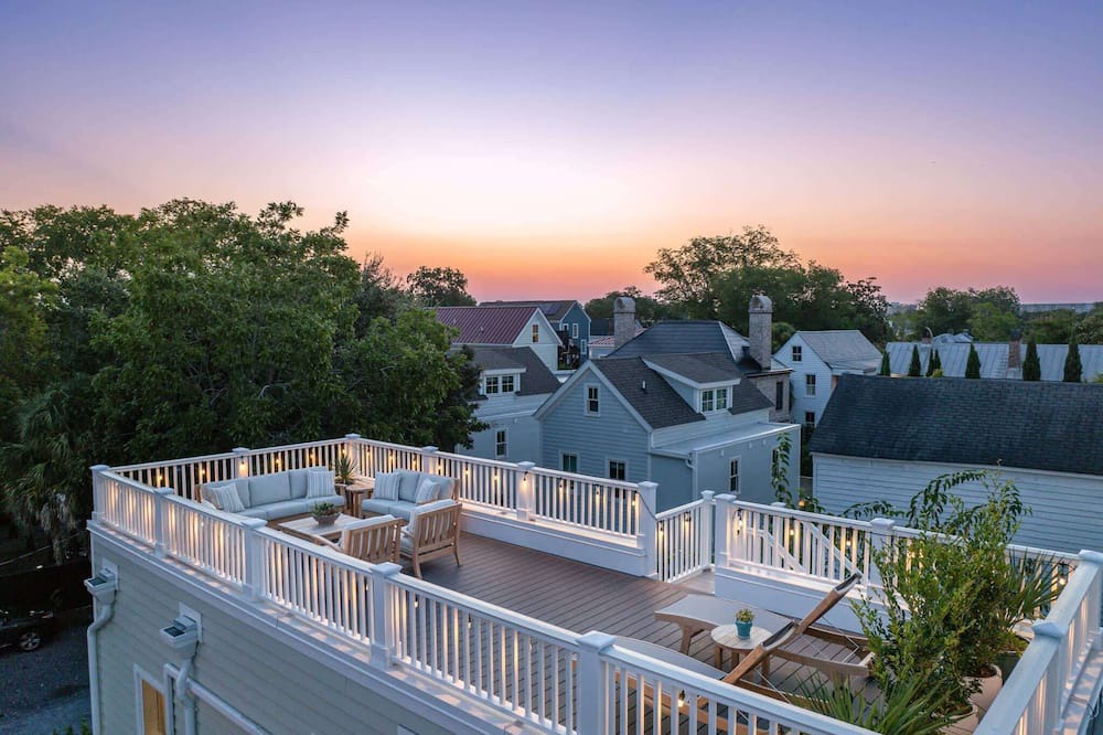 Cannonborough Elliotborough House | Hot Tub & Rooftop + Parking - 3 Blocks to King!