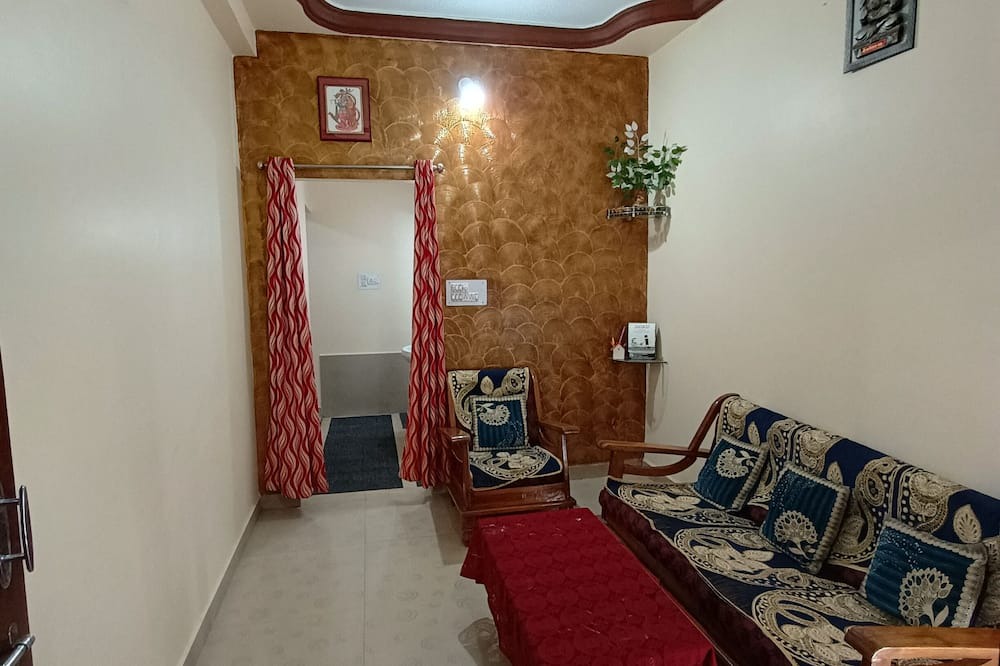 Ujjain Apartment | Family friendly Peaceful place away from market loud.