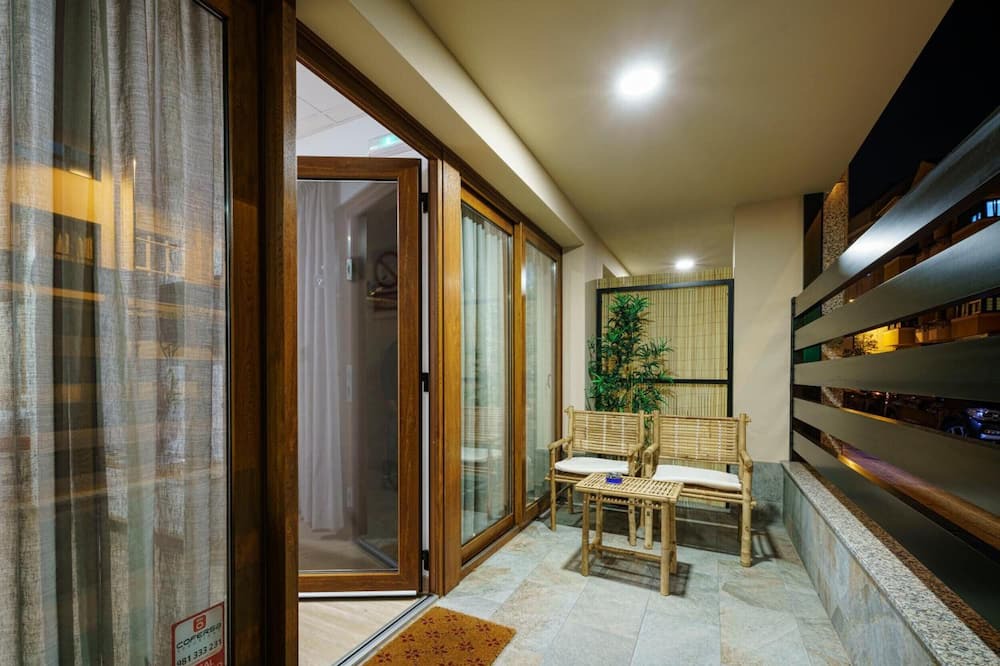Burela Apartment | Sophie Apartments 'Mediano' with private terrace and Wi-Fi