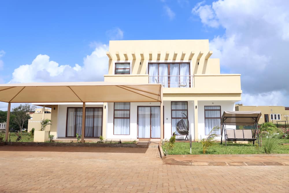 Central Kenya Coast Villa | Escape to Luxury 4BR Villa with a Pool at Vipingo Ridge Beach