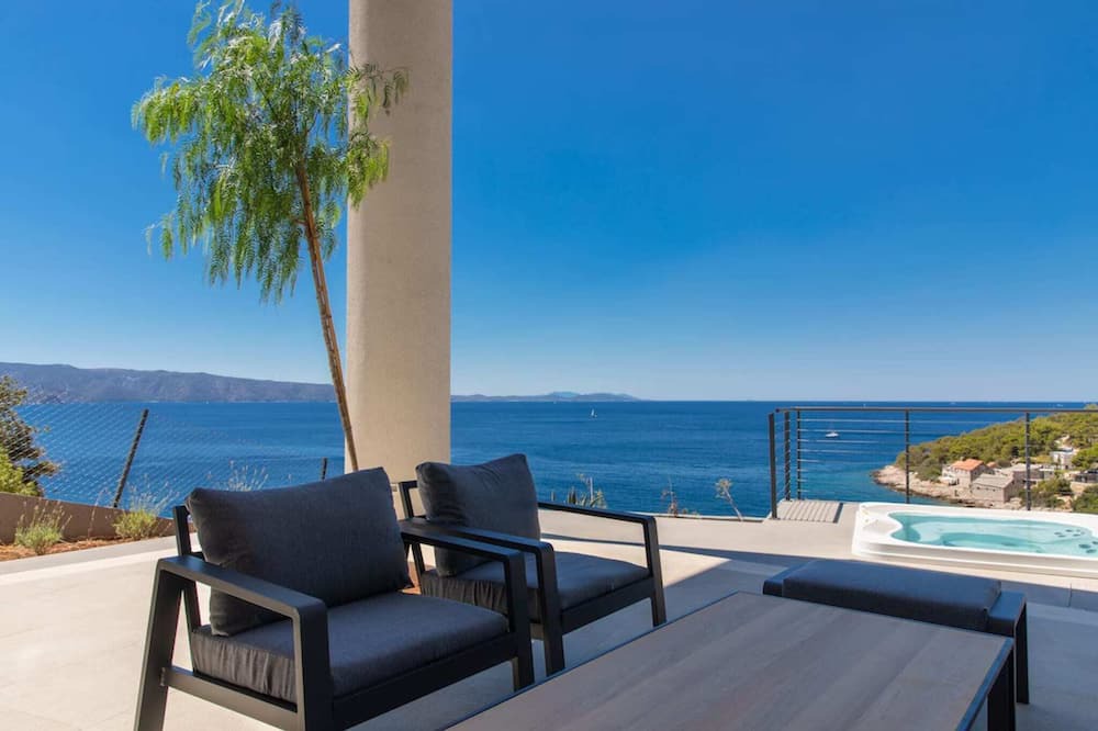 Nerezise Villa | Villa Blue Horizon- Beautiful modern beach house -100m from sea