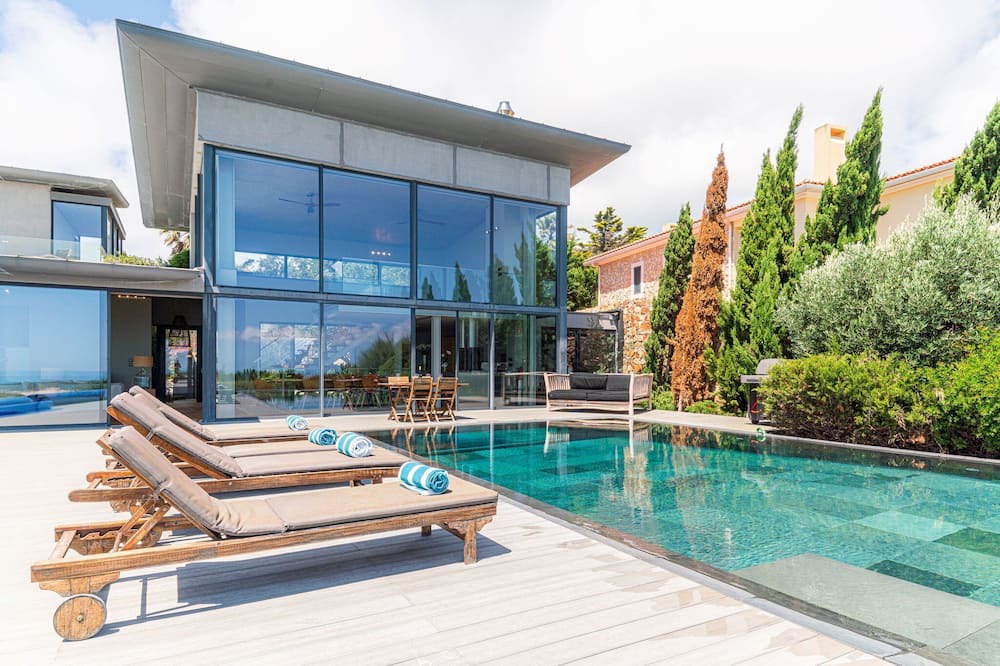 Monserrate Villa | Ultra Modern Cascais Villa | 4 Bedrooms | Villa Equador | Pool Table | Stunning.