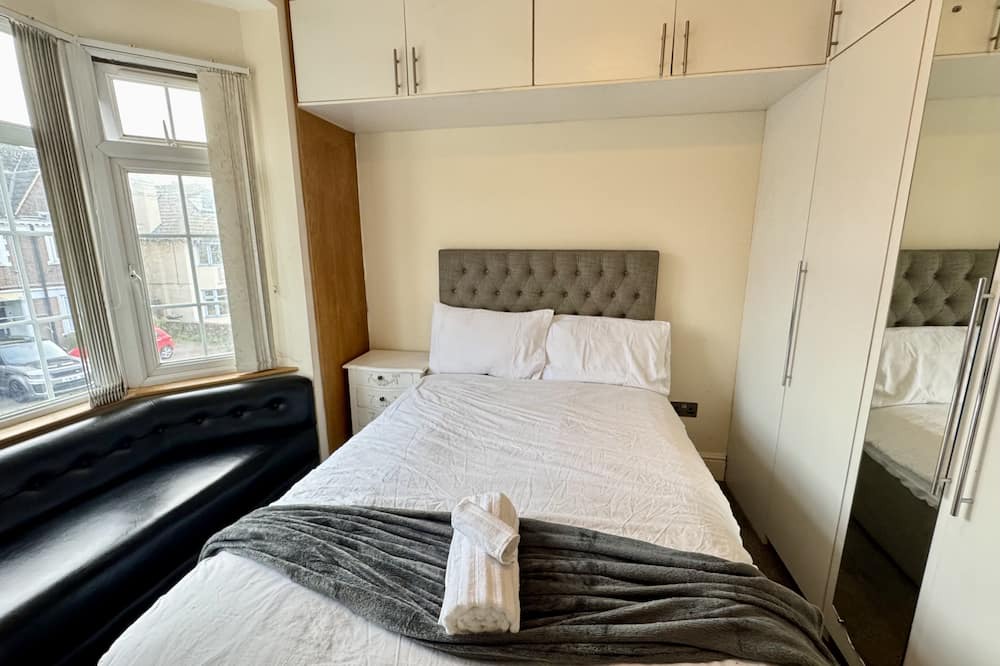 Luton Apartment | Luxury 8 Bed Home Near Luton Airport