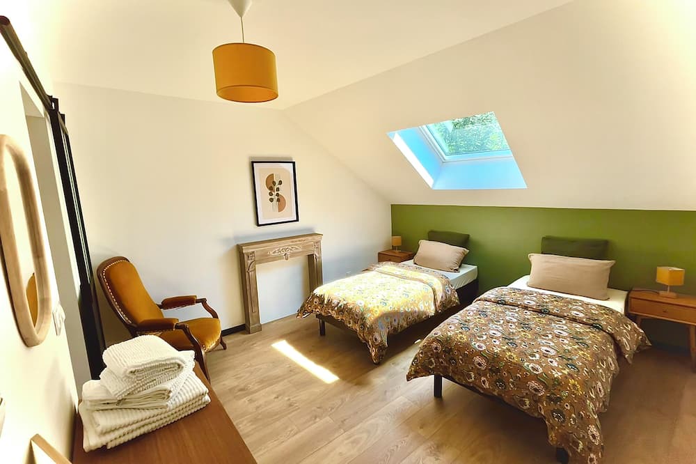 Menotey Apartment | Quiet and warm gîte, ideal for families or 2 couples, with patio and BBQ