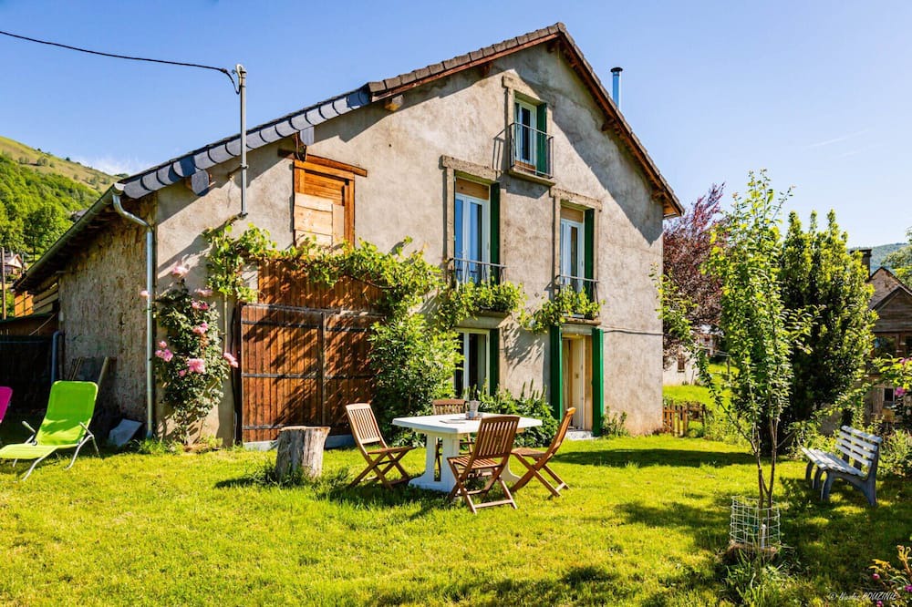Boussenac House | Gîte for 8 People in Ariège