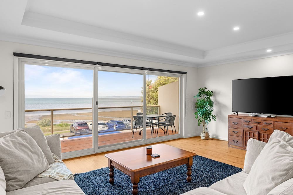 Rhyll Apartment | Rhyll Seaside Penthouse