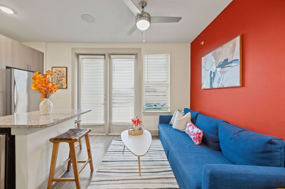 Fort Worth Apartment | Studio with Patio, Pool, Gym, Parking, Queen Bed & More