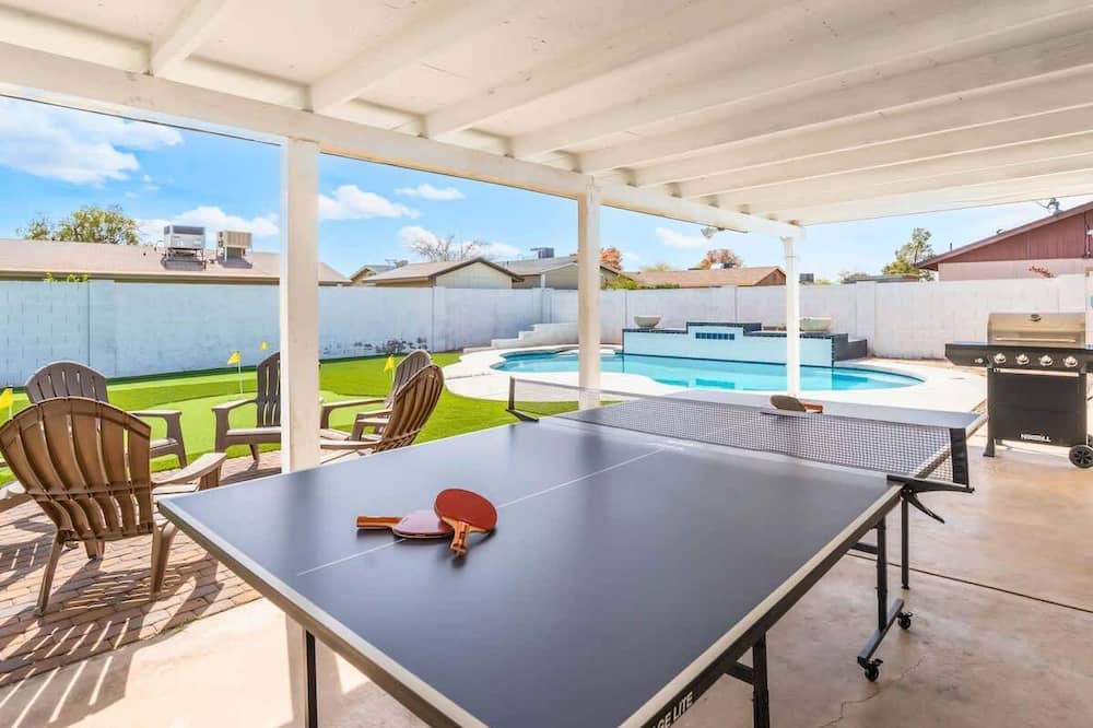 Glendale House | *NEW* Southwest Pool Oasis! Ping Pong & Mini Golf!