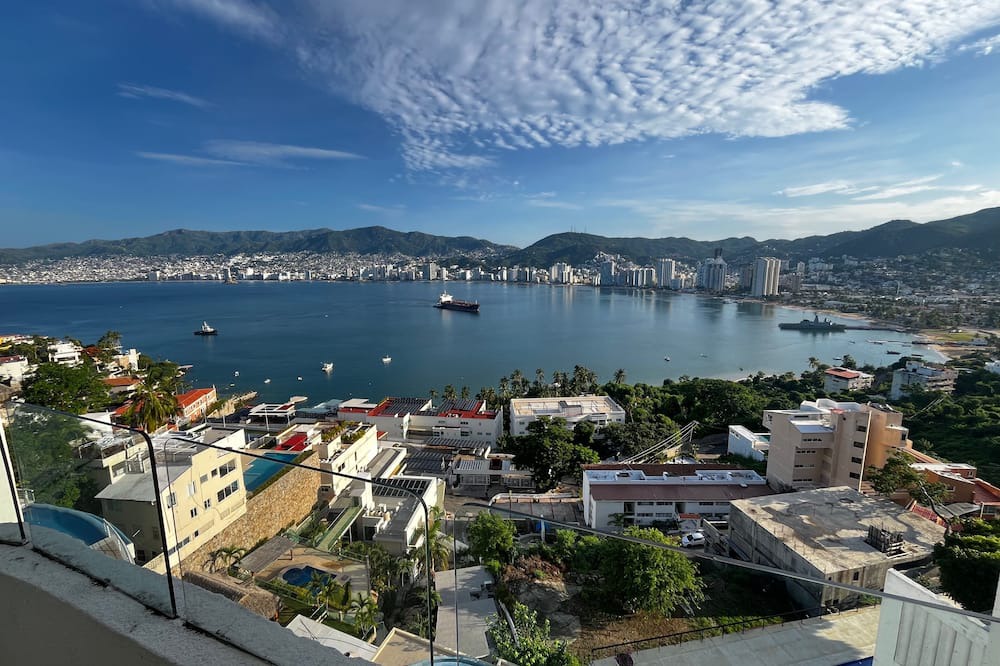 Playa Guitarron Apartment | Condo with spectacular view of the Acapulco bay