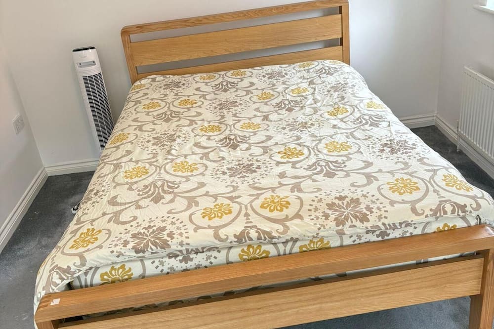 Manchester House | House - Sleeps 5, Private Parking & Pets Allowed