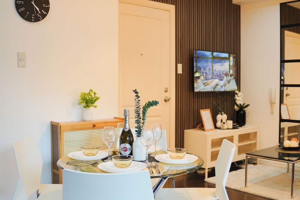 Downtown Condo | Stylish 2-bedroom condo with fitness room and near vibrant night life in Makati