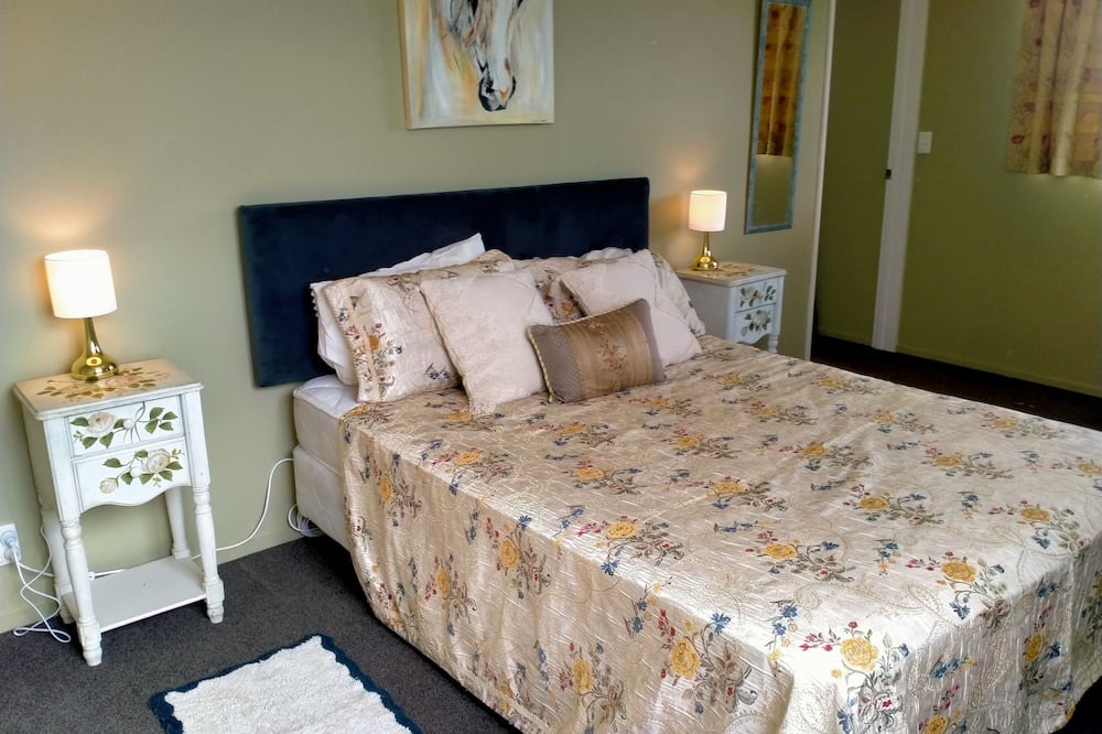 Darfield Cabin | Cosy comfortable, peaceful retreat, 30 mins from Christchurch Airport