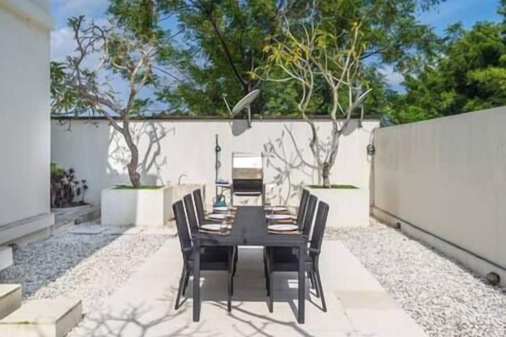Bukit Villa | Villa Adenium by Elite Havens