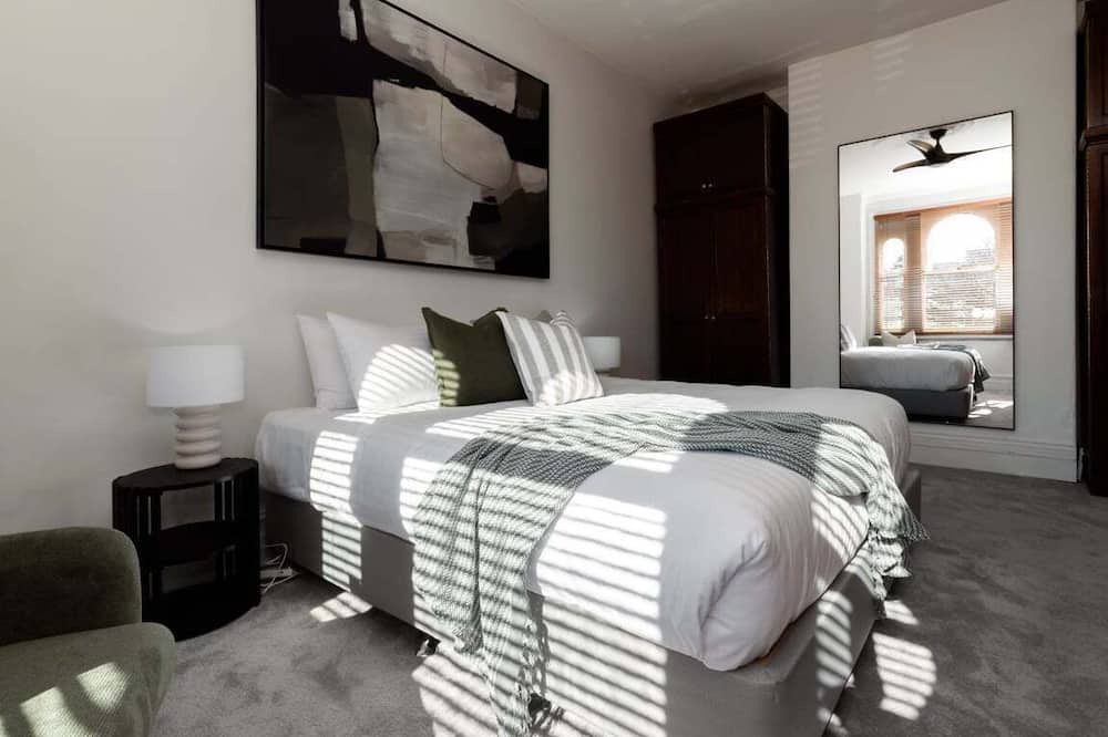 South Launceston House | Grandeur & Charm: Updated Heritage Home