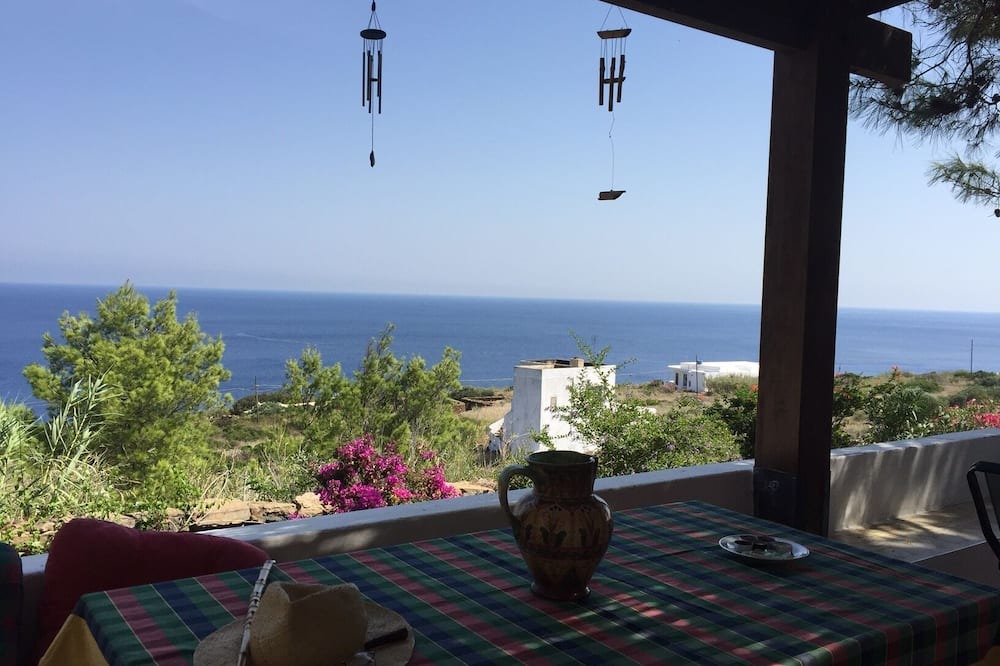 Pantelleria House | The dammuso of the pines, ancient Pantelleria dammuso