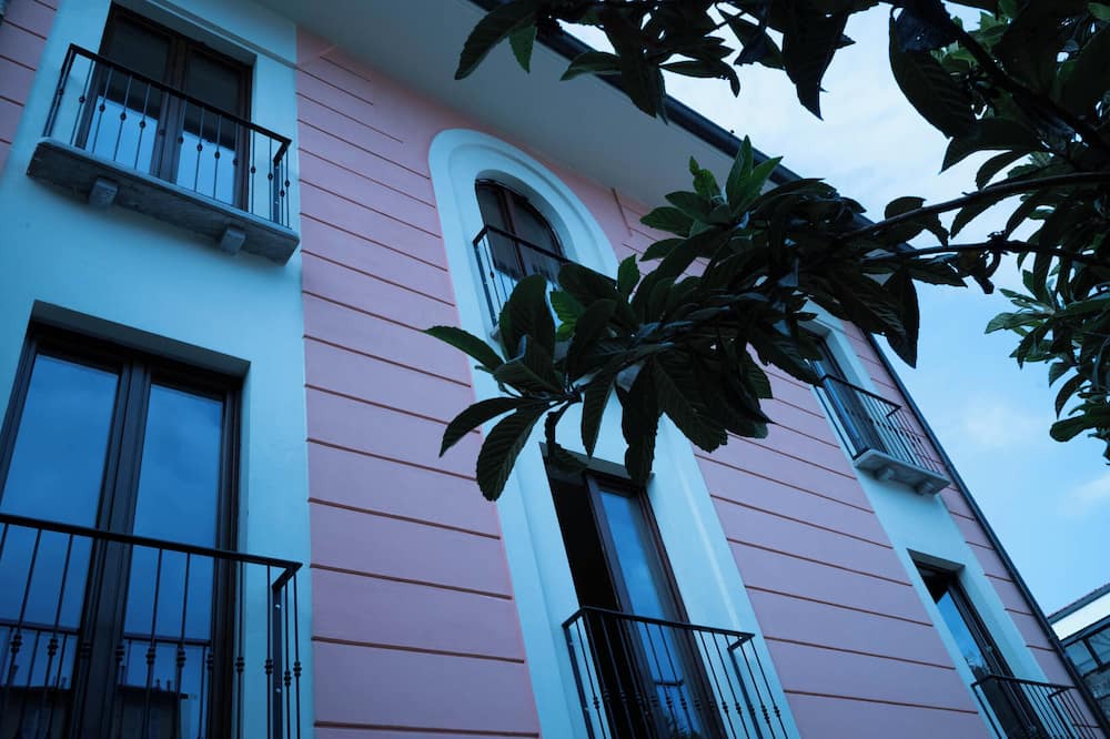 Stadera Condo | The intimacy of a private home and luxury hotel services
