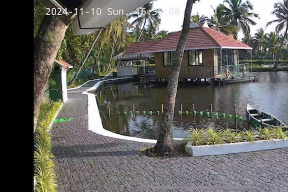 Kumbalangi Apartment | Ann's Aqua stay, Kochi.