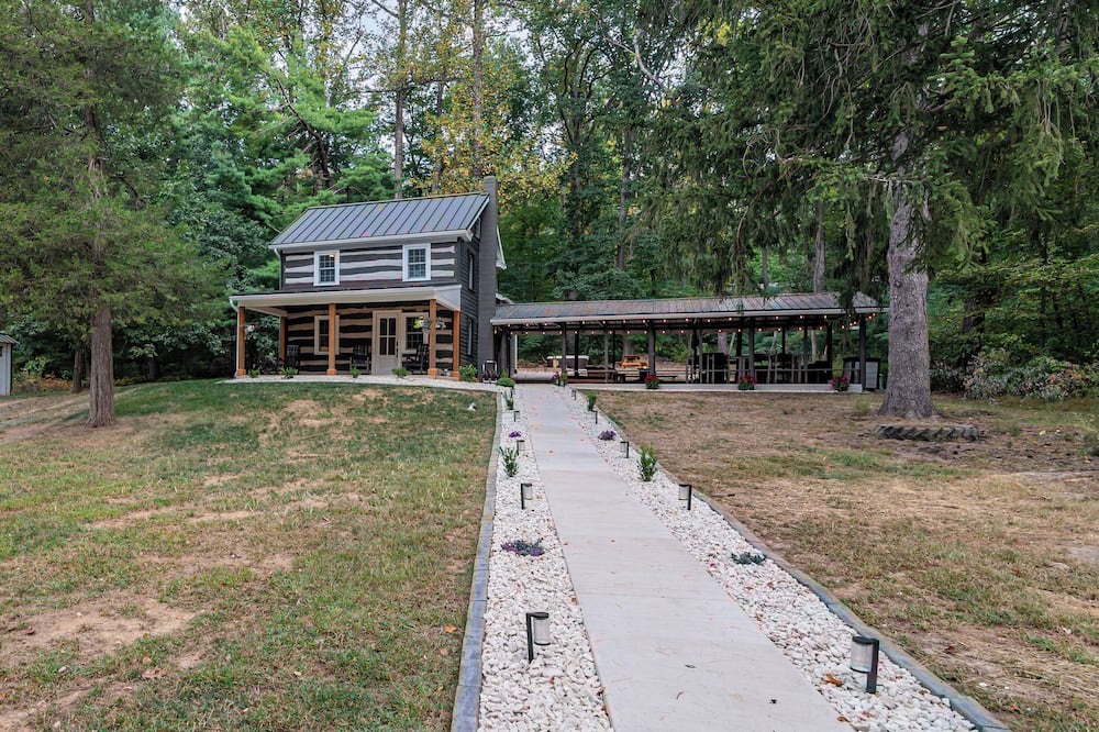 Dillsburg Cabin | Civil War Cabin + Optional 4-Person Camper
