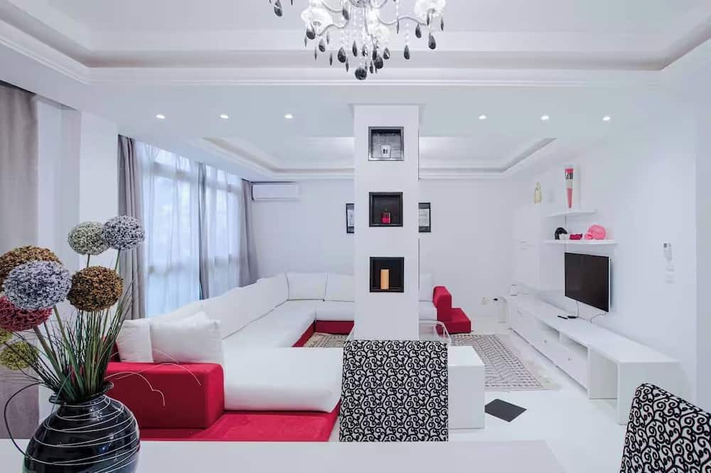 Les Berges du Lac Apartment | L'onde du Lac - chic apartment with private suite