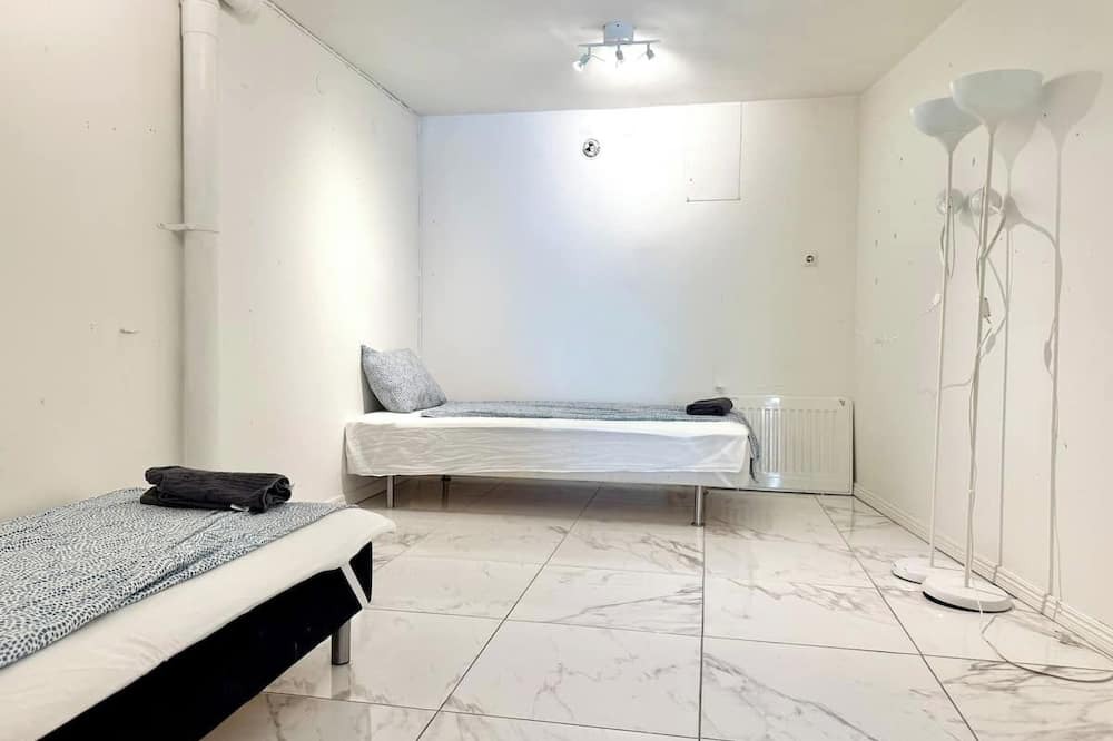Goteborg Municipality House | Workers - 16 Beds - 2 Bath - All Inc - Near Volvo