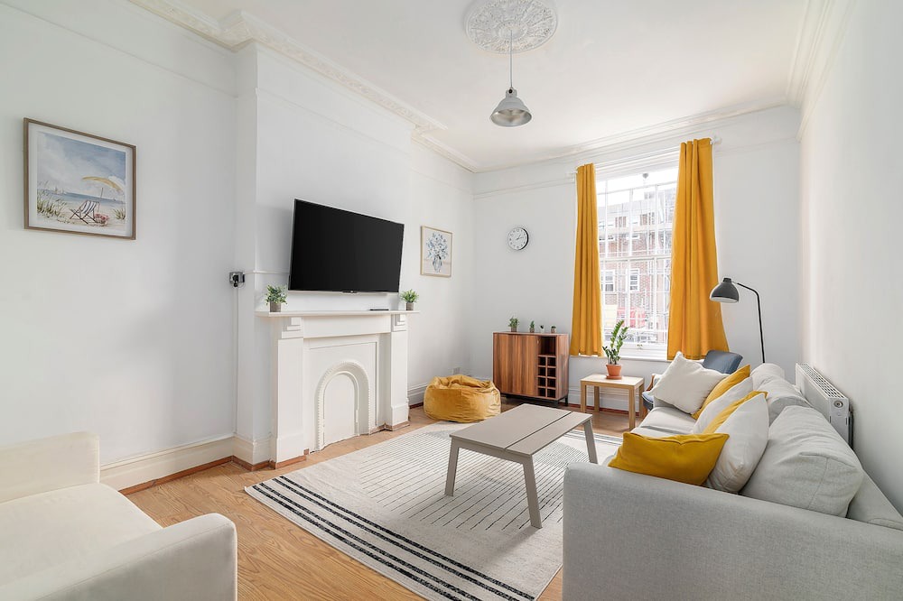 Brixton Apartment | Spacious apartment in London