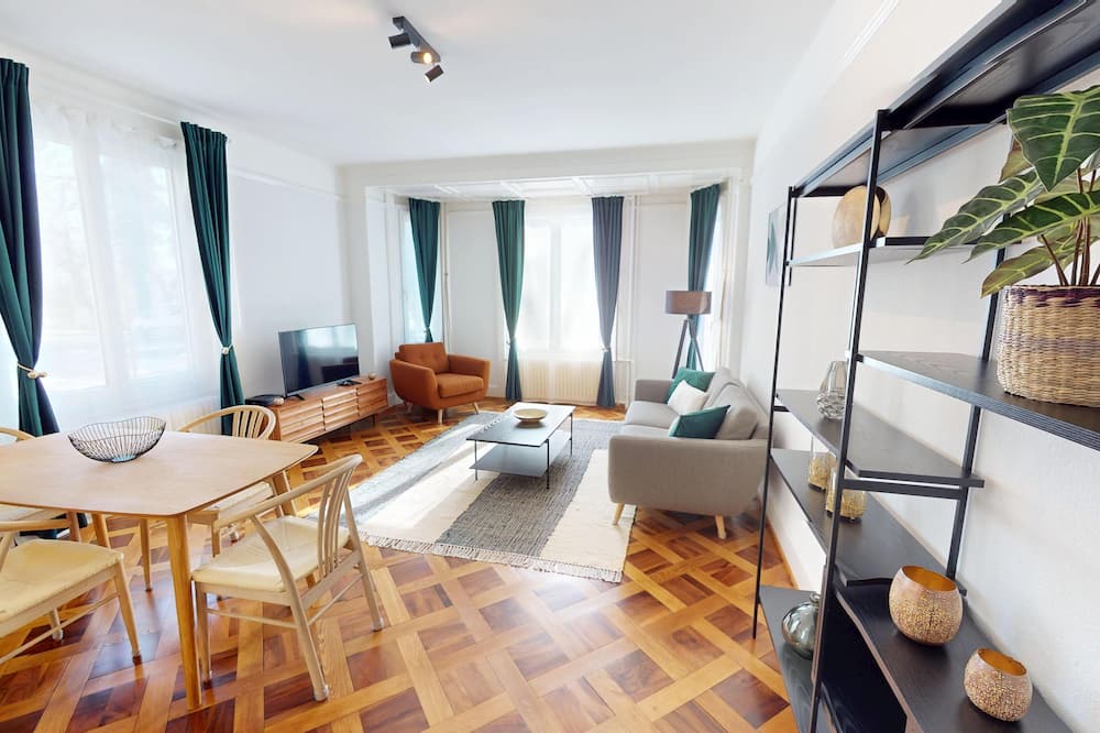 Lausanne Apartment | Bright & Airy 1-Bedroom Apartment with 2 Bathrooms - Lausanne City Centre