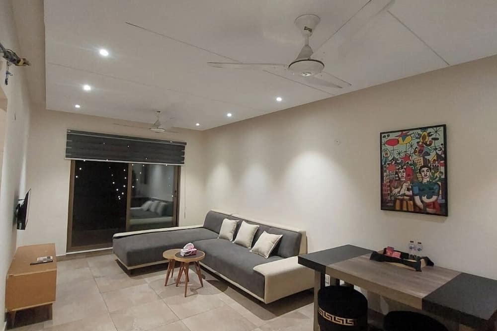Lahore Apartment | Norah Homes- 1 BHK- Private Balcony- Chic & Modern- Family Friendly!