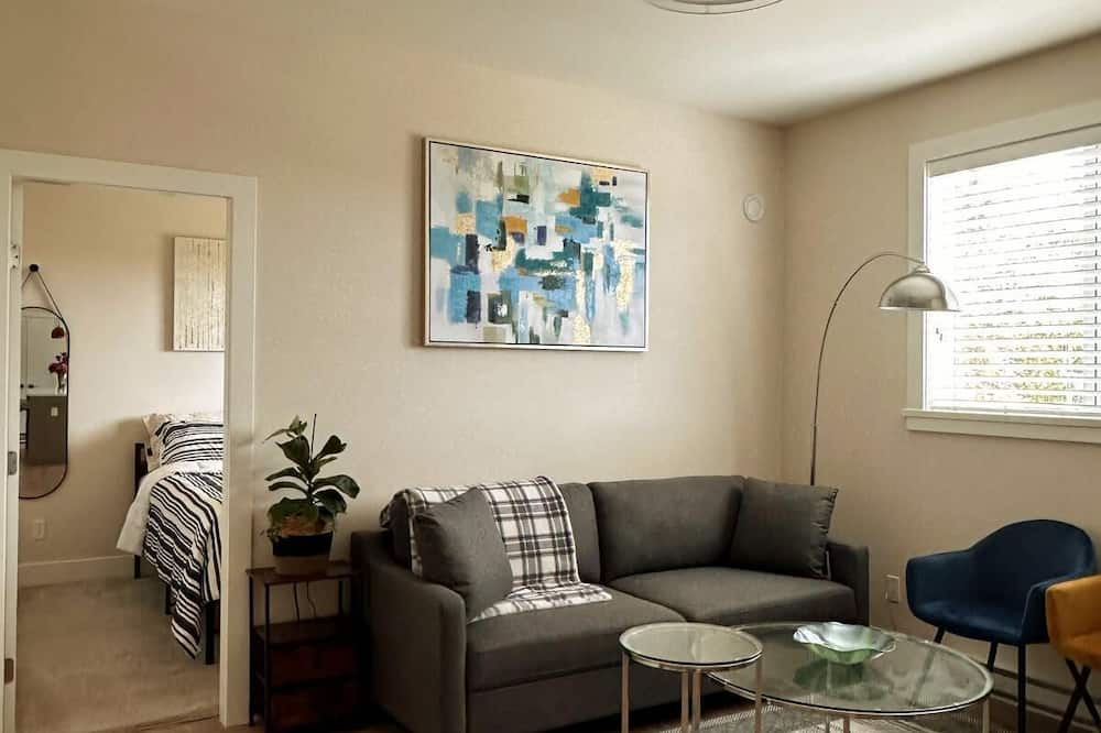 Colwood Apartment | Oceana Retreat: Cozy 1BR with Outdoor Oasis