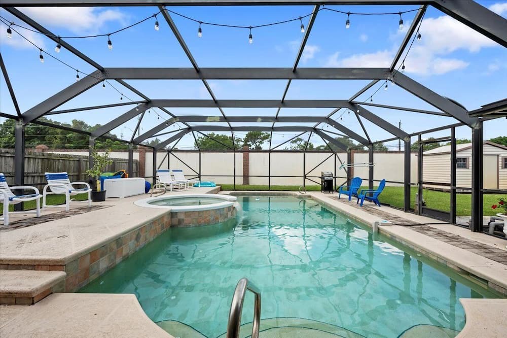 Melbourne House | The Beach House – Melbourne Getaway w/Pool