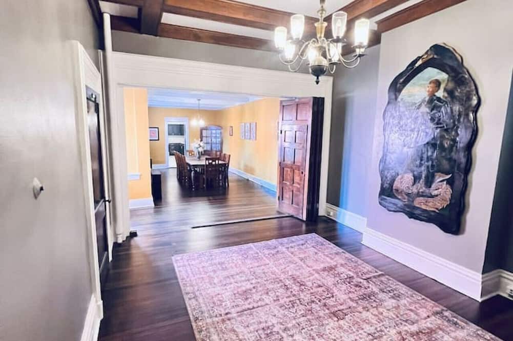 South Side Flats Apartment | Historic South Side Sanctuary