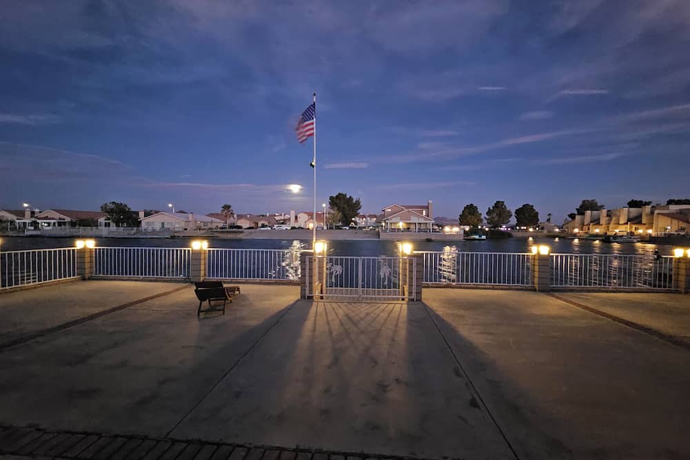 Silver Lakes Country Club House | Beautiful LAKEFRONT home in Mojave Desert within Silver Lakes Country Club