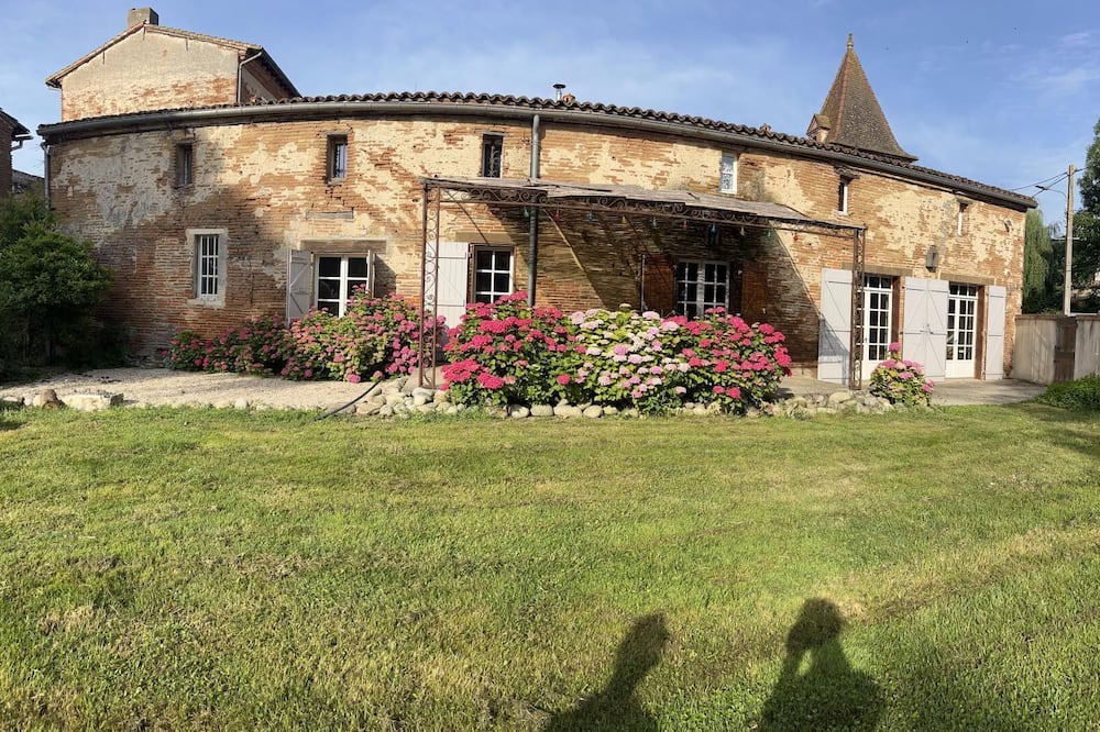 Beaumont-sur-Leze House | Château de Vignolles - BEAUMONT SUR LEZE