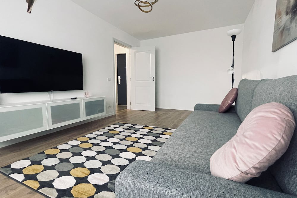 Sector 6 Apartment | Welcoming apartment with AC in vibrant Bucharest