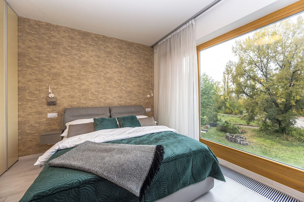 Karlin Apartment | Luxury modern flat on the river bank with parking
