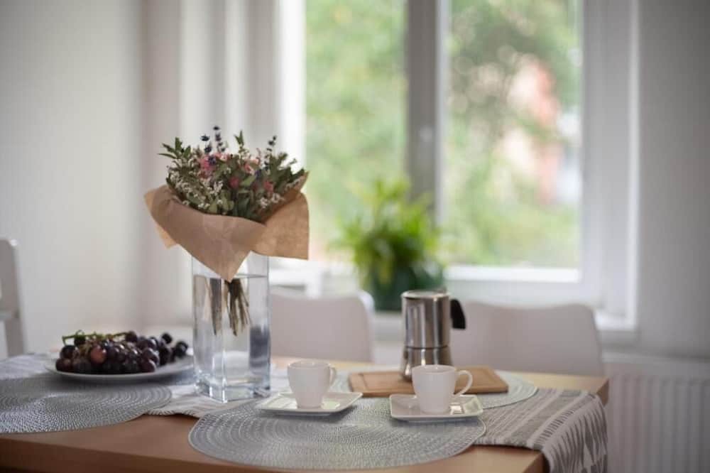 Ceska Lipa Apartment | Apartment with Garden View