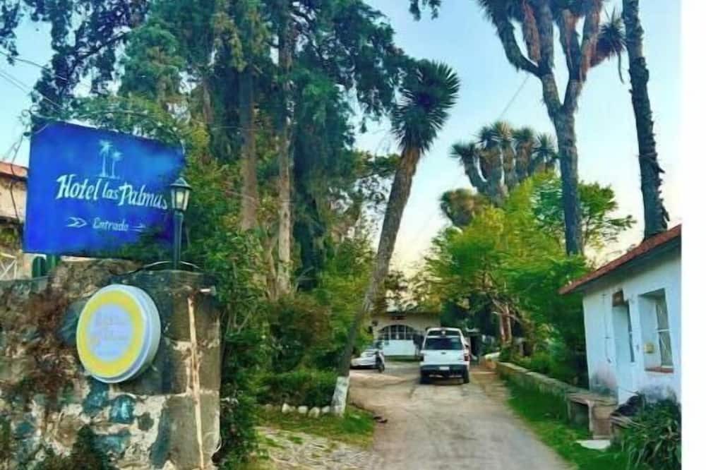 Huasca De Ocampo RV Rental | Camping area of Hotel Las Palmas